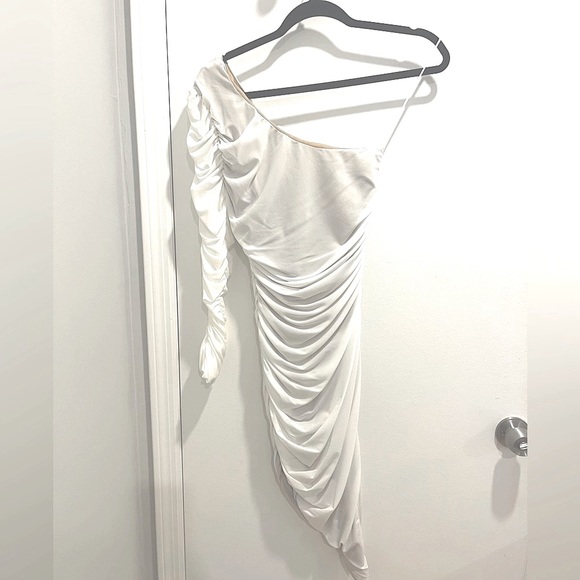 ✨B.N. Never Worn Asymmetrical Dress! 🤍White w/Nude Lining! Size:SM - Picture 2 of 2